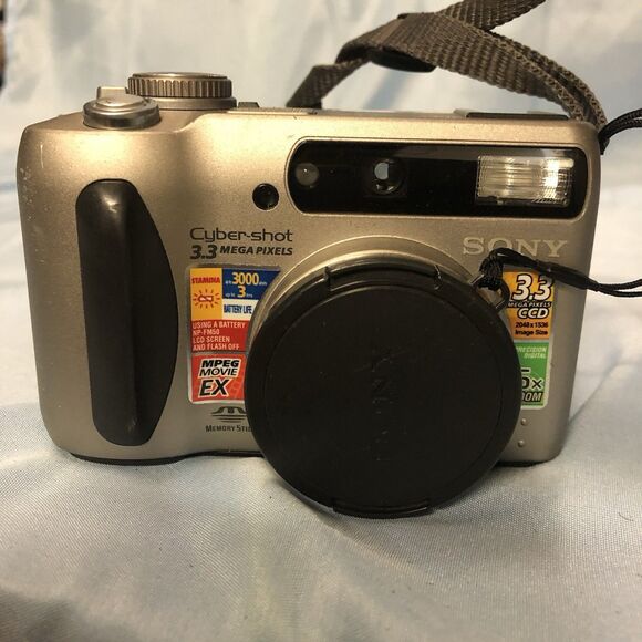 Sony CyberShot DSC-S85 4.1MP Digital Camera 3x Optical Zoom Battery - Untested - Picture 1 of 3